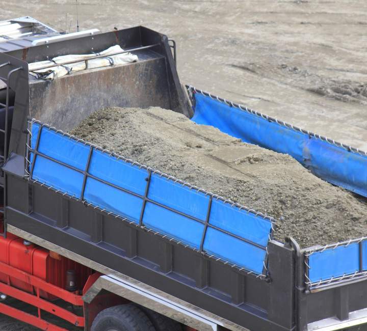 Transport sécuritaire et fiable d'équipements lourds, réalisé par une équipe d'expérience avec l'équipement spécialisé. 